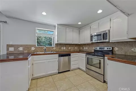 Kitchen - 1445 Cameron Ln, Merced, CA 95340 photo 2 of 4
