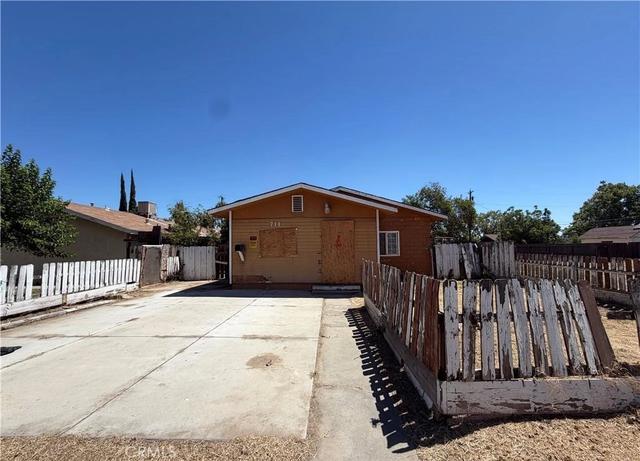 711 S G, Madera, CA 93637