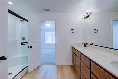 Bath - 5046 Palisade Ave, Merced, CA 95348 photo 3 of 5
