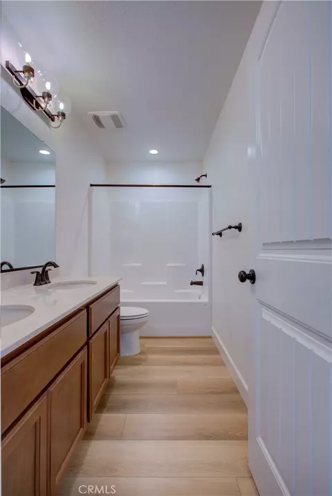 Bath - 5046 Palisade Ave, Merced, CA 95348 photo 4 of 5