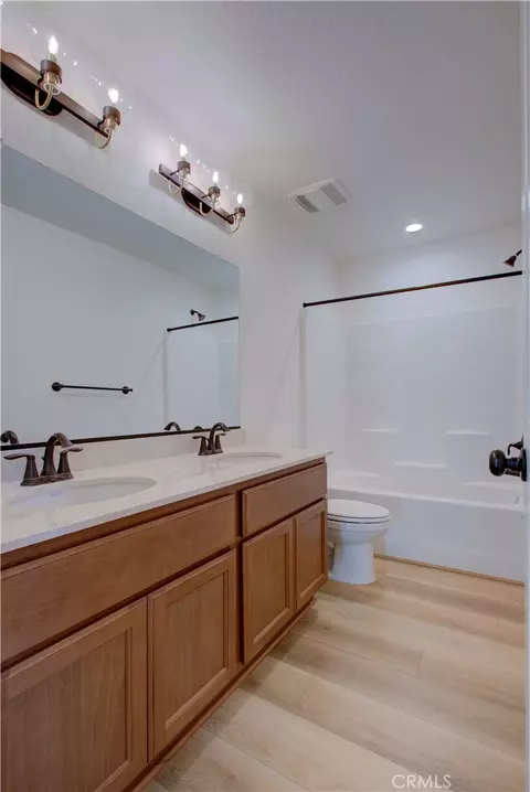 Bath - 5046 Palisade Ave, Merced, CA 95348 photo 5 of 5