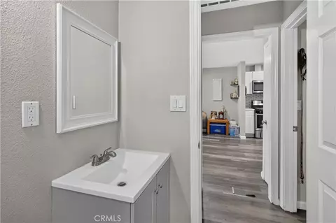 Entry Way - 1565 E Santa Fe, Merced, CA 95340 photo 2 of 2