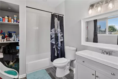 Bath - 1565 E Santa Fe, Merced, CA 95340 photo 2 of 3