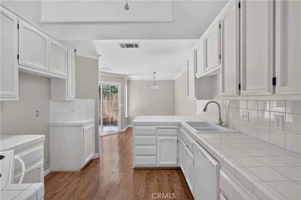 Kitchen - 3054 Silver Elm Ct, Merced, CA 95340 photo 1 of 3