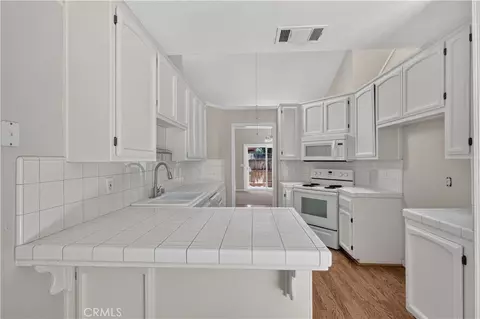 Kitchen - 3054 Silver Elm Ct, Merced, CA 95340 photo 3 of 3