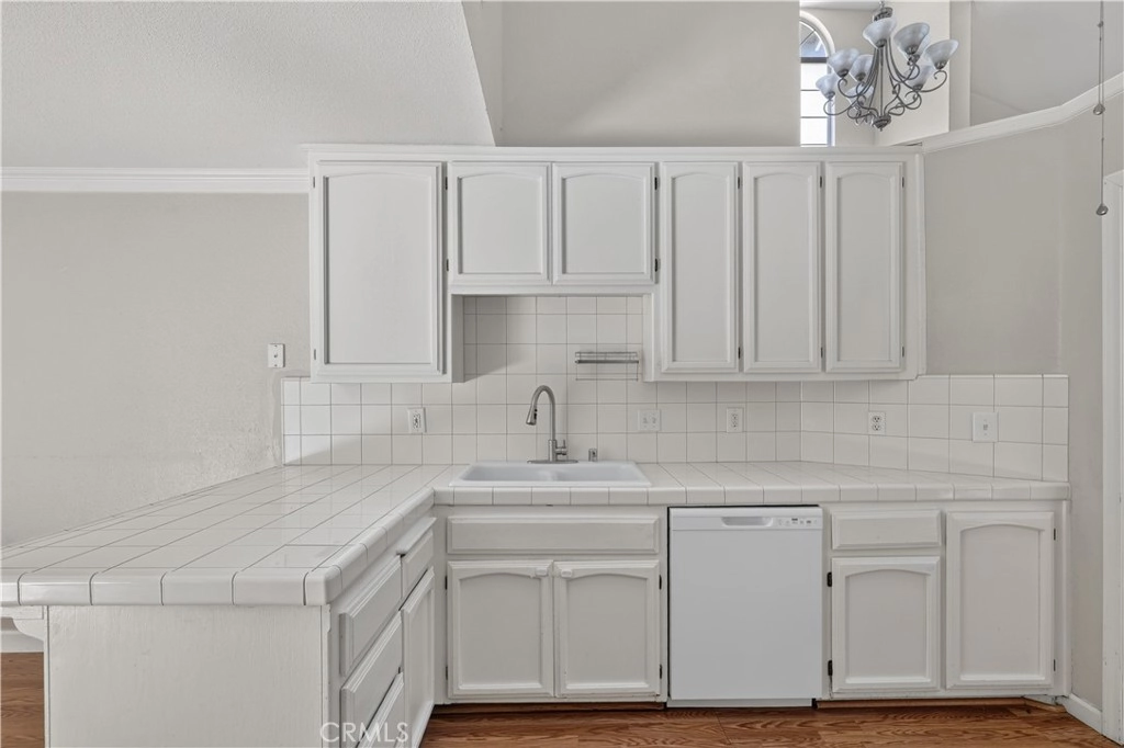 Kitchen - 3054 Silver Elm Ct, Merced, CA 95340 photo 2 of 3