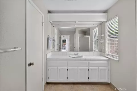 Bath - 3054 Silver Elm Ct, Merced, CA 95340 photo 1 of 3
