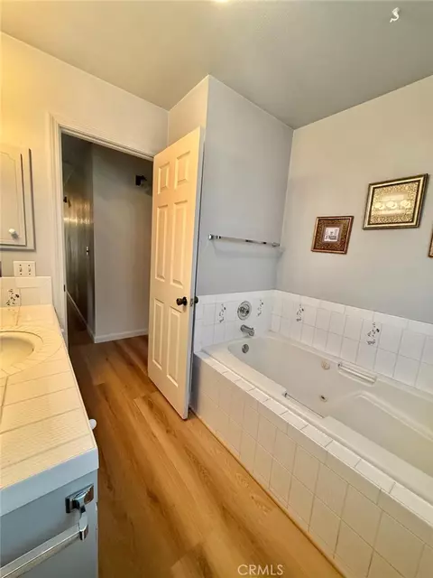 Bath - 2524 B And B, Merced, CA 95348 photo 4 of 4