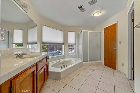 Bath - 2163 Bennington Ct, Merced, CA 95340 photo 3 of 4