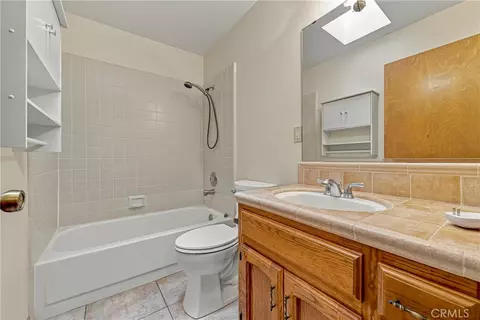 Bath - 2163 Bennington Ct, Merced, CA 95340 photo 2 of 4