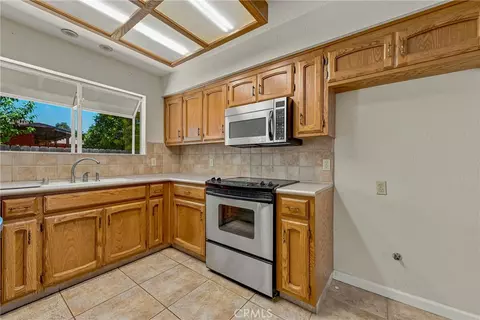 Kitchen - 2163 Bennington Ct, Merced, CA 95340 photo 2 of 5