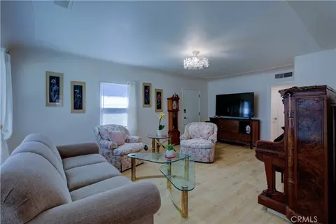 Living - 636 W 25th, Merced, CA 95340 photo 1 of 2