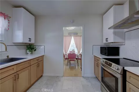 Kitchen - 636 W 25th, Merced, CA 95340 photo 2 of 3
