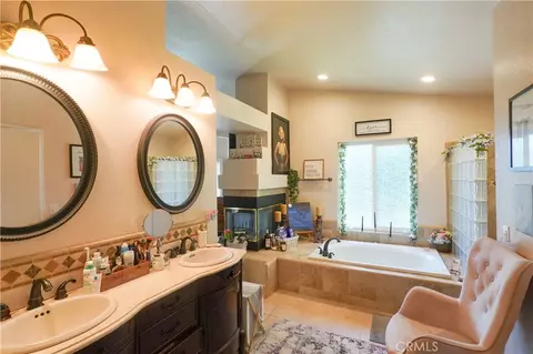 Bath - 1218 Estrella Ct, Merced, CA 95348 photo 2 of 2