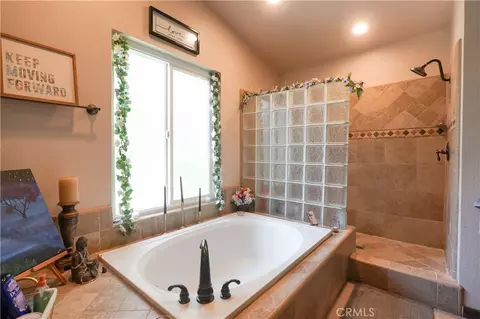 Bath - 1218 Estrella Ct, Merced, CA 95348 photo 1 of 2