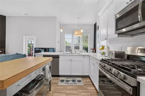 Kitchen - 515 Cadiz Ct, Merced, CA 95341 photo 2 of 2