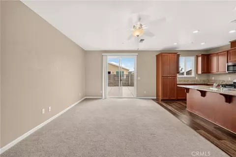 Living - 714 Suzanne, Merced, CA 95348 photo 3 of 6