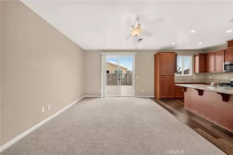 Living - 714 Suzanne, Merced, CA 95348 photo 3 of 5
