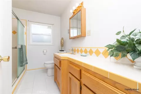 Bath - 1860 Carol Ave, Merced, CA 95341 photo 1 of 3