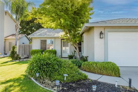 Exterior - 102 S Benicia St, Planada, CA 95365 photo 3 of 9
