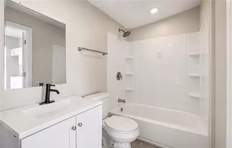 Bath - 1420 Q, Merced, CA 95340 photo 2 of 2