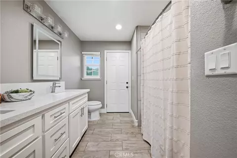 Bath - 1949 Sierra Ct, Merced, CA 95340 photo 3 of 4