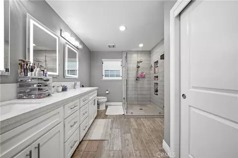 Bath - 1949 Sierra Ct, Merced, CA 95340 photo 2 of 4