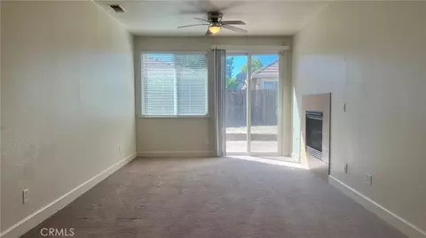 Living - 424 Barclay Way, Merced, CA 95348 photo 4 of 4