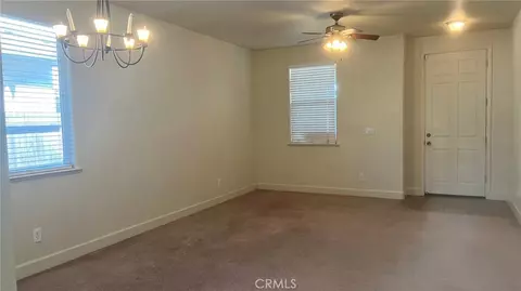 Living - 424 Barclay Way, Merced, CA 95348 photo 1 of 4