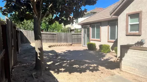 Exterior - 424 Barclay Way, Merced, CA 95348 photo 2 of 5