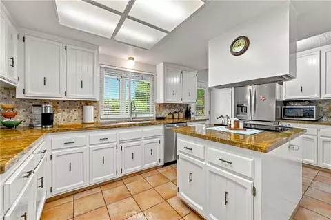 Kitchen - 3560 San Jose Ave, Merced, CA 95348 photo 4 of 7