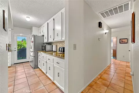 Entry Way - 3560 San Jose Ave, Merced, CA 95348 photo 3 of 5