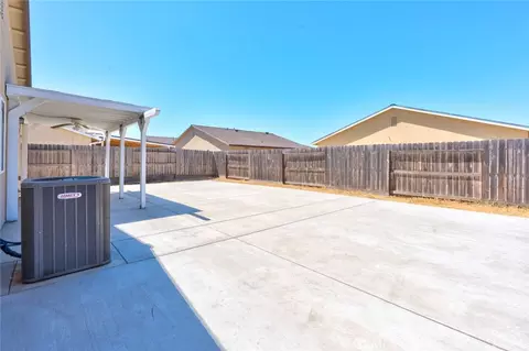 Exterior - 677 Mackenzie Ct, Merced, CA 95341 photo 3 of 8