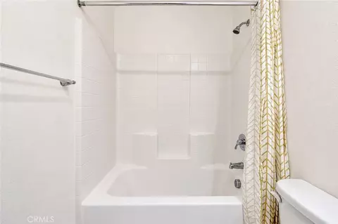 Bath - 677 Mackenzie Ct, Merced, CA 95341 photo 4 of 4
