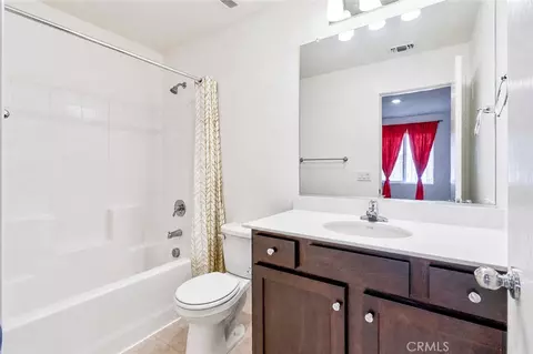 Bath - 677 Mackenzie Ct, Merced, CA 95341 photo 3 of 4