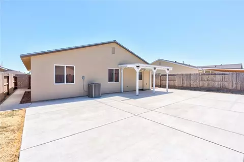 Exterior - 677 Mackenzie Ct, Merced, CA 95341 photo 4 of 8