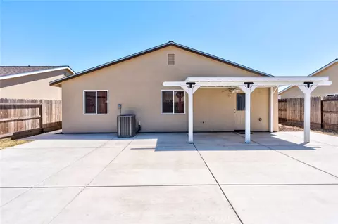 Exterior - 677 Mackenzie Ct, Merced, CA 95341 photo 5 of 8