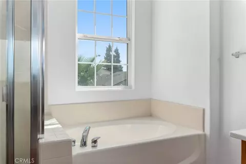 Bath - 1463 Esplanade, Merced, CA 95348 photo 3 of 3