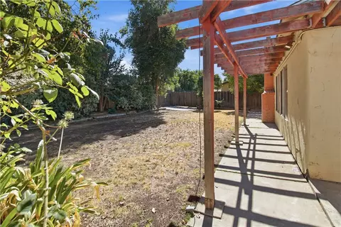 Exterior - 42 Sunset Ct, Merced, CA 95340 photo 2 of 7