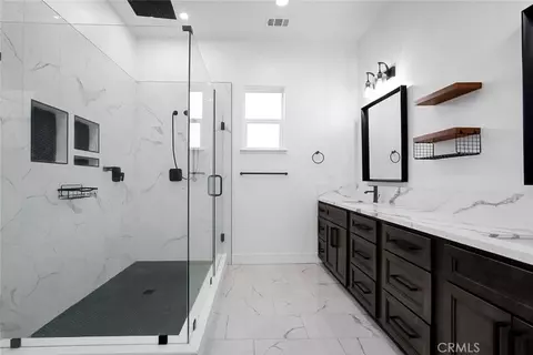 Bath - 3394 Banbury, Merced, CA 95340 photo 4 of 5