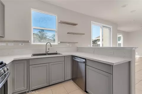 Kitchen - 520 Beckman Way, Merced, CA 95348 photo 3 of 4
