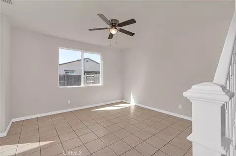 Living - 520 Beckman Way, Merced, CA 95348 photo 3 of 5