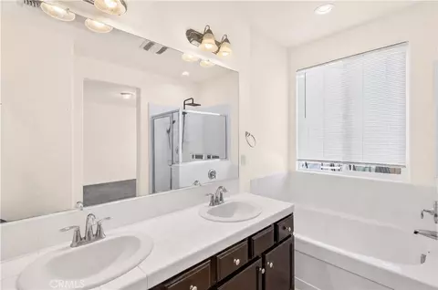 Bath - 4395 Strathmore, Merced, CA 95348 photo 2 of 5
