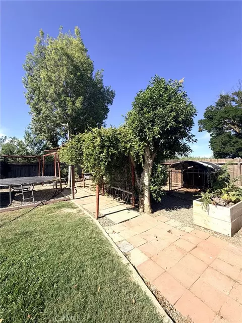 Exterior - 33 E Wallis, Gustine, CA 95322 photo 5 of 9