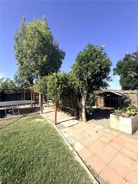 Exterior - 33 E Wallis, Gustine, CA 95322 photo 10 of 13