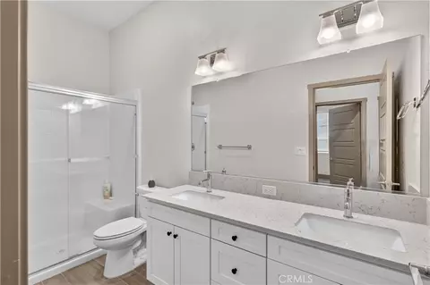 Bath - 2462 Valverde Dr, Merced, CA 95340 photo 5 of 7