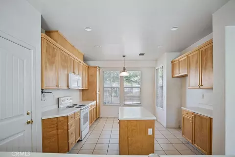 Kitchen - 1370 Belmont, Merced, CA 95348 photo 1 of 4