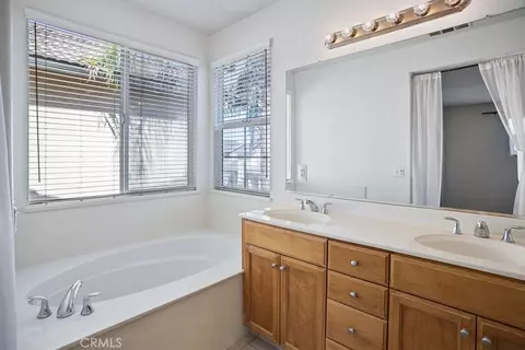 Bath - 1370 Belmont, Merced, CA 95348 photo 1 of 2