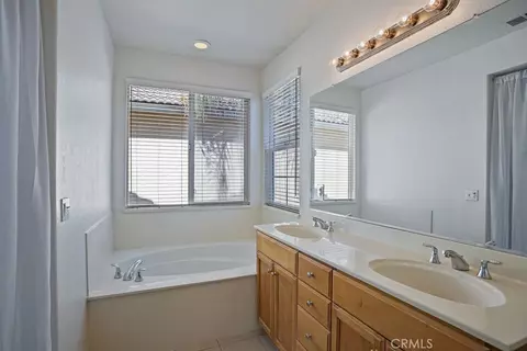Bath - 1370 Belmont, Merced, CA 95348 photo 2 of 2