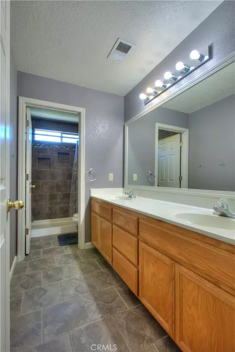 Bath - 4529 Sun Ray, Salida, CA 95368 photo 3 of 10